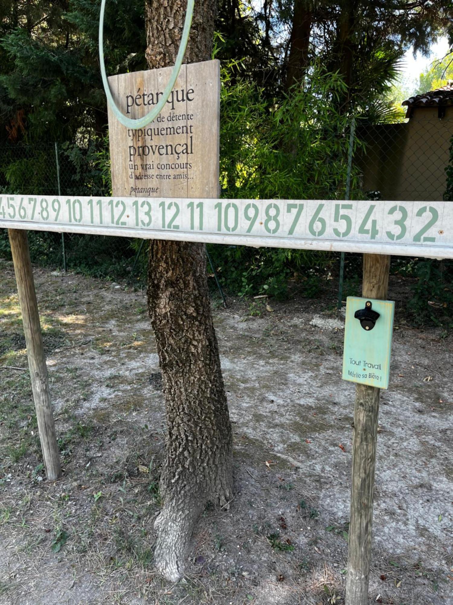 Le Mas De Trevouse Saint-Saturnin-lès-Avignon Εξωτερικό φωτογραφία
