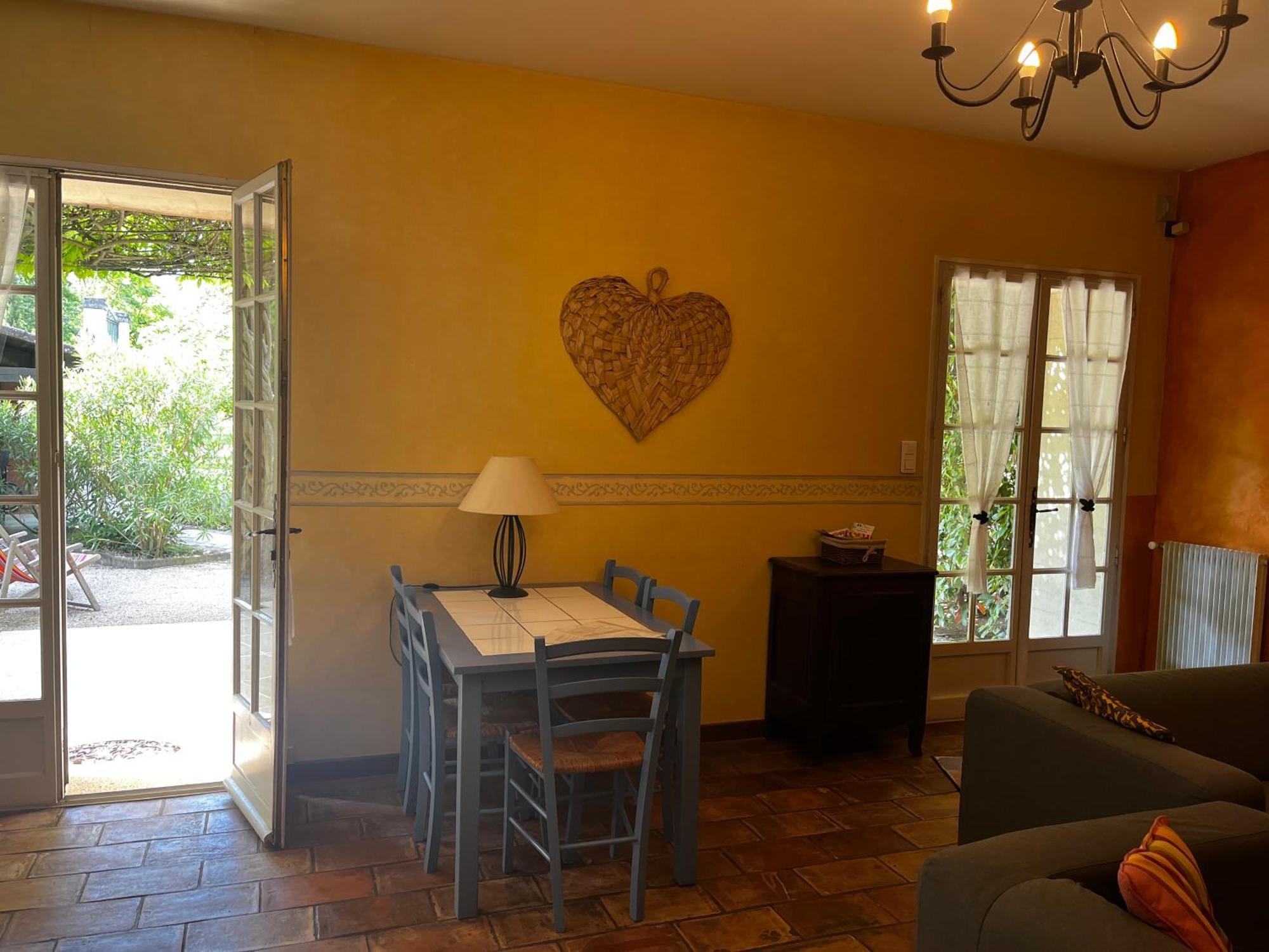 Le Mas De Trevouse Saint-Saturnin-lès-Avignon Εξωτερικό φωτογραφία