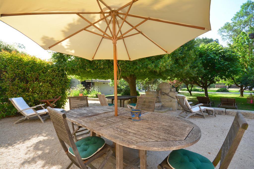 Le Mas De Trevouse Saint-Saturnin-lès-Avignon Εξωτερικό φωτογραφία