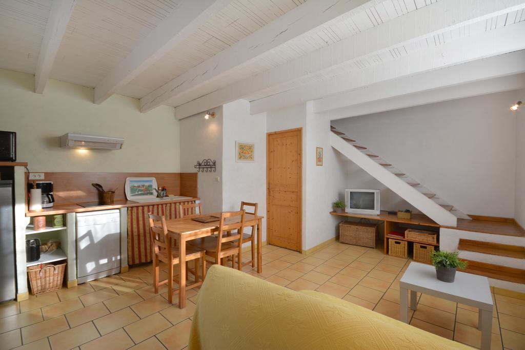 Le Mas De Trevouse Saint-Saturnin-lès-Avignon Εξωτερικό φωτογραφία