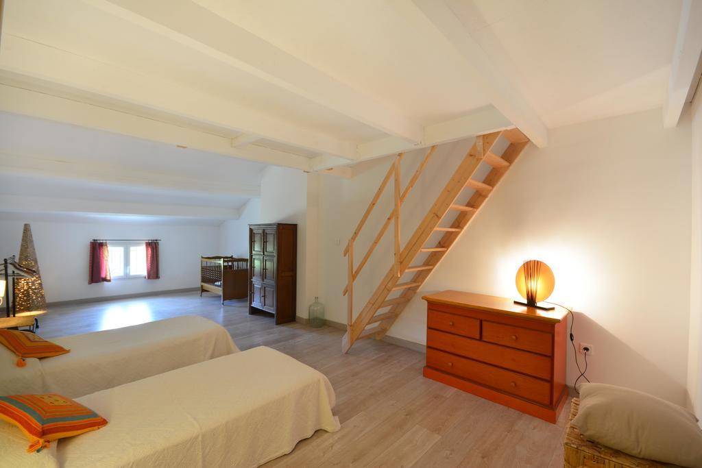 Le Mas De Trevouse Saint-Saturnin-lès-Avignon Εξωτερικό φωτογραφία