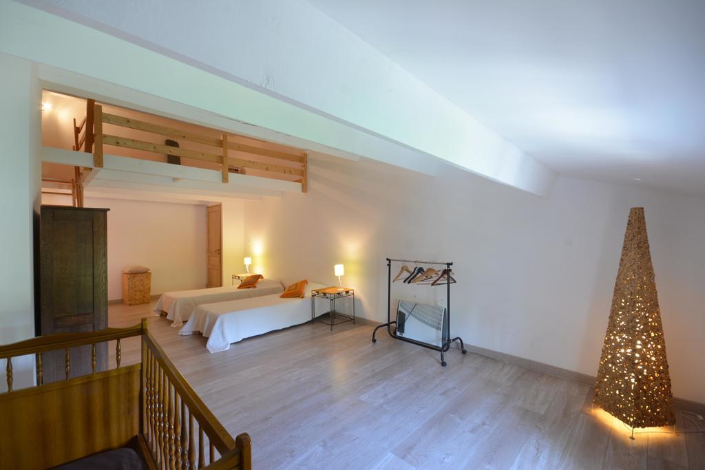 Le Mas De Trevouse Saint-Saturnin-lès-Avignon Εξωτερικό φωτογραφία