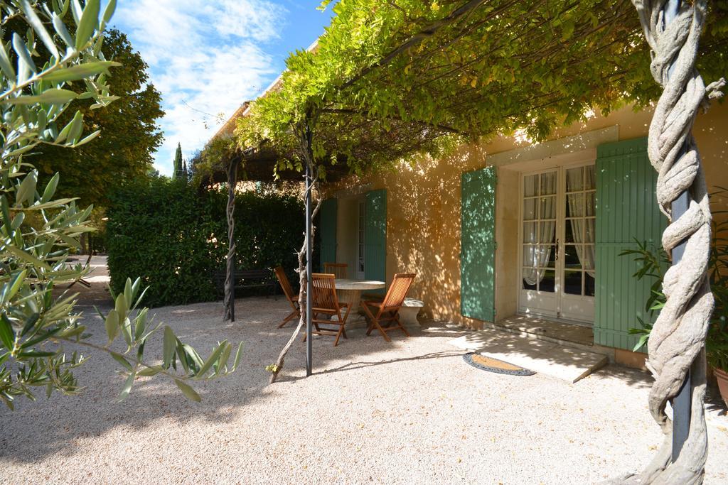 Le Mas De Trevouse Saint-Saturnin-lès-Avignon Εξωτερικό φωτογραφία