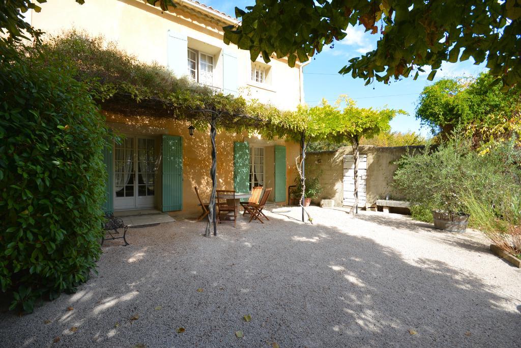 Le Mas De Trevouse Saint-Saturnin-lès-Avignon Εξωτερικό φωτογραφία