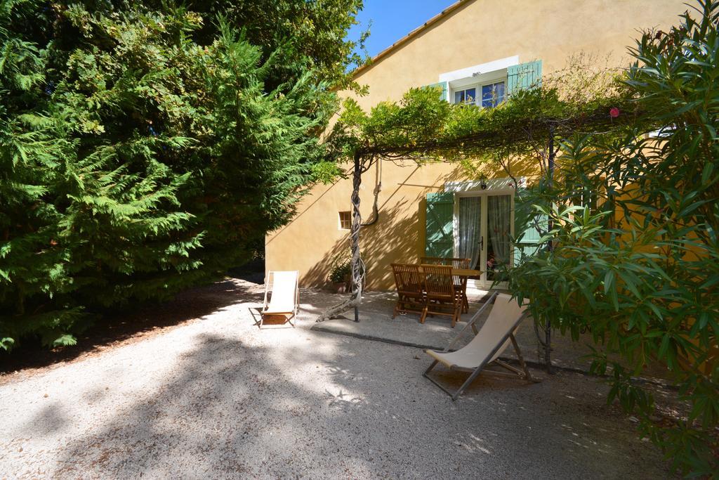 Le Mas De Trevouse Saint-Saturnin-lès-Avignon Εξωτερικό φωτογραφία