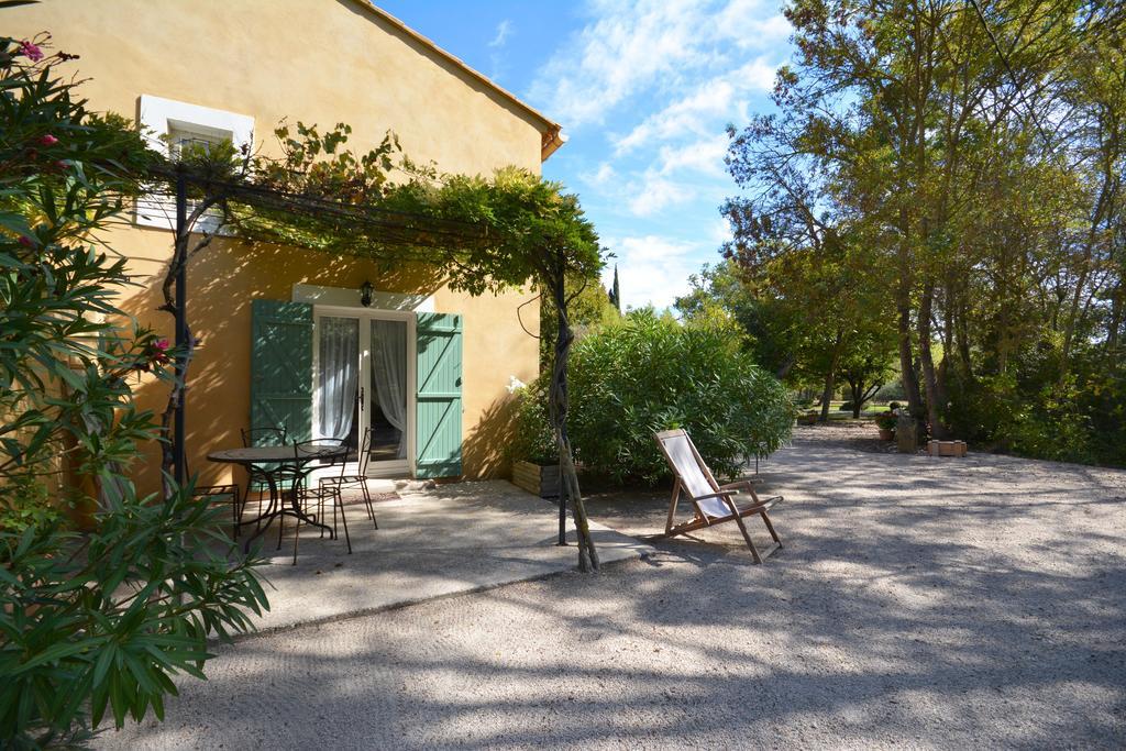 Le Mas De Trevouse Saint-Saturnin-lès-Avignon Εξωτερικό φωτογραφία