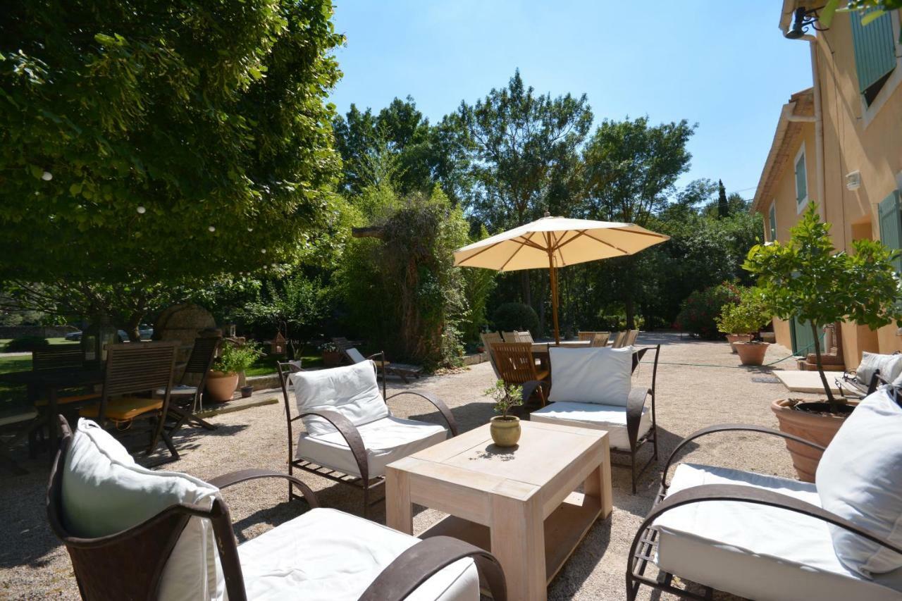 Le Mas De Trevouse Saint-Saturnin-lès-Avignon Εξωτερικό φωτογραφία
